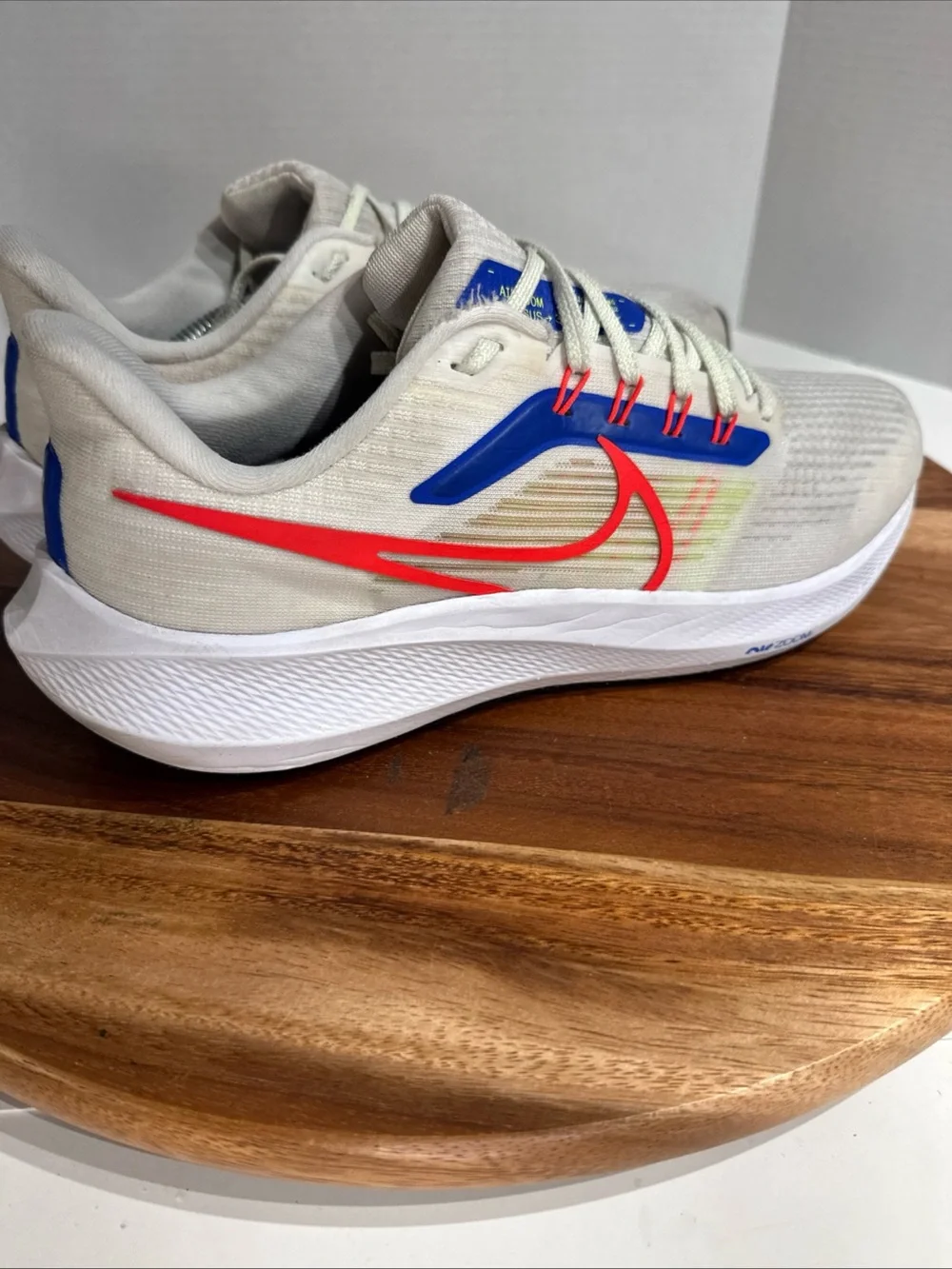 Nike Air Zoom Pegasus 39 white & Bright Crimson 2022 Men’s Size 9.5